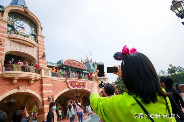 体验感好！上海迪士尼乐园限流重开 游客反馈好