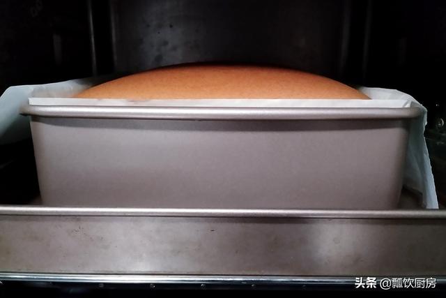 做蛋糕总失败，试试这做法，厚实不开裂，嫩得直颤悠，特别香