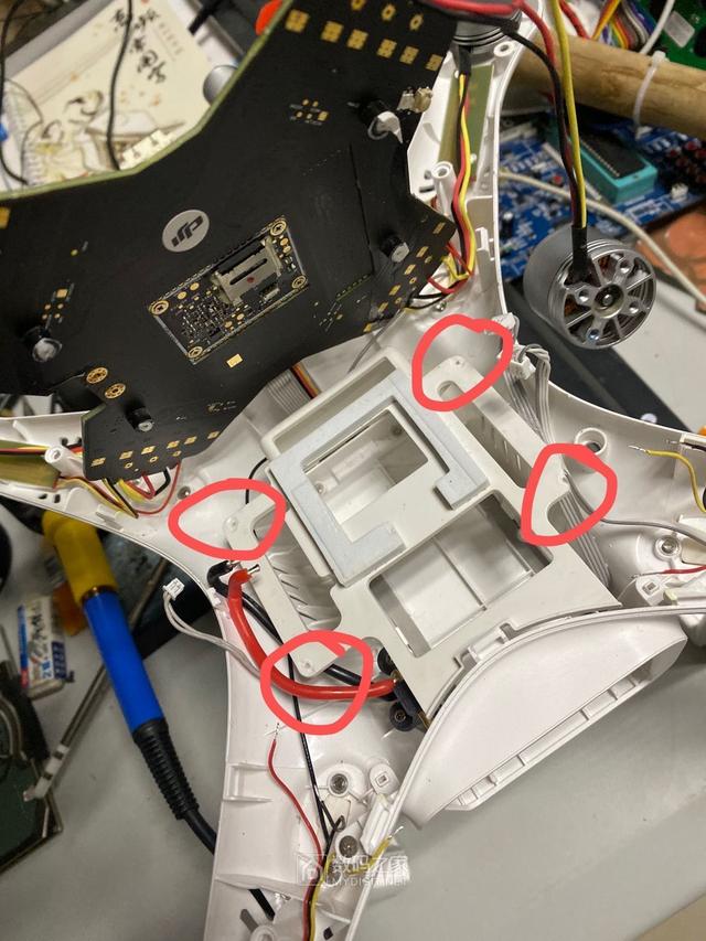 大疆精灵3SE无人机拆解，WIFI图传最高升限4km，内