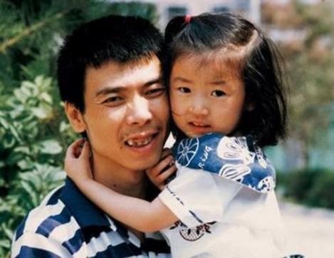 30年前被王志文赶出家门，做7年地下情人，现在的徐帆却终生未孕