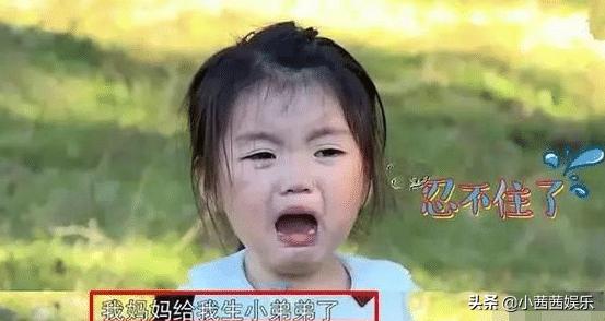 4岁出道替弟弟赚奶粉钱，如今7岁上小学，和同龄人显得格格不入