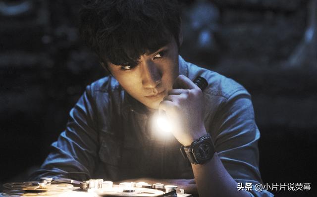 赵丽颖在线追剧，问朱一龙《重启》剧情，朱一龙高情商拒绝