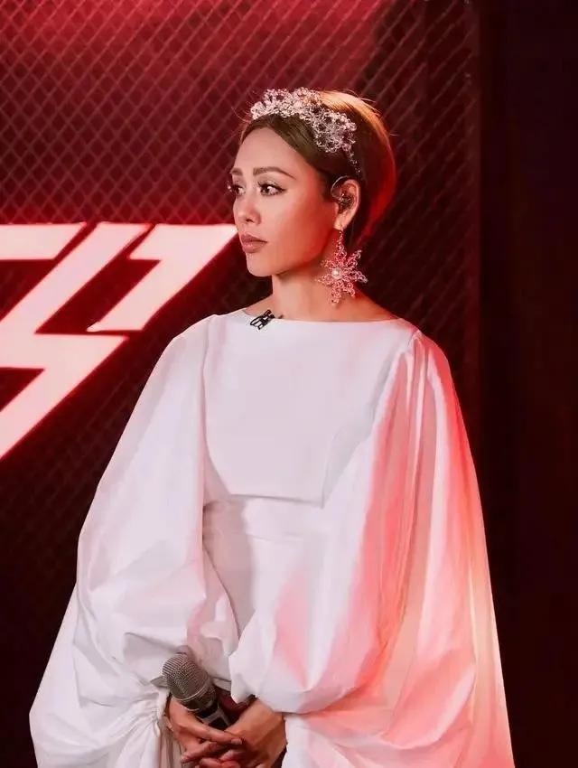 等着看宁静如何“兴风作浪”，没料到这个“刺儿头”认真了起来