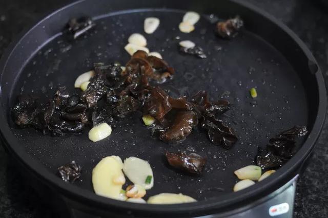 鱿鱼的家常做法，美味下饭，值得拥有