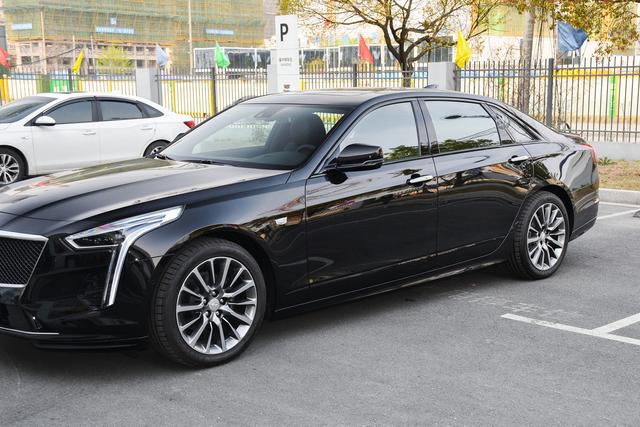 凯迪拉克的旗舰豪车，与S级近乎一样大，配置奢