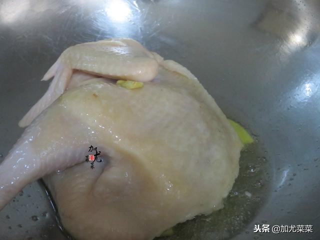 广东媳妇教你酱油鸡正宗做法，半碗酱油搞定，皮香肉滑，简单易学