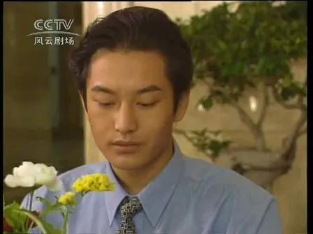 黄晓明出道的《爱情不是游戏》演员现状，20年后