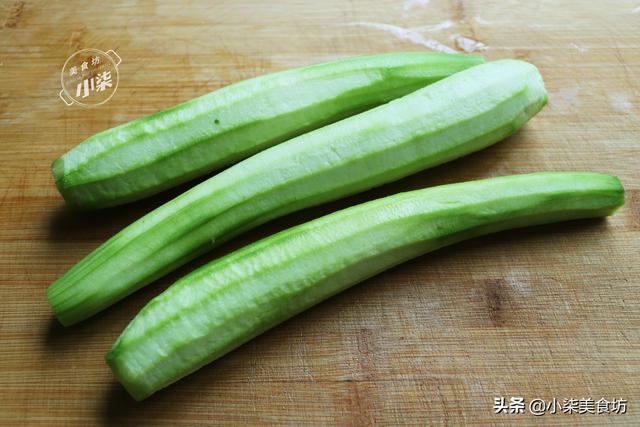 豆腐这样做太好吃了，不炒不油炸，加3根丝瓜，出锅比红烧还香