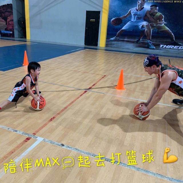 吴尊晒带娃日志，Max变勇敢男子汉，Neinei可爱表情抢镜