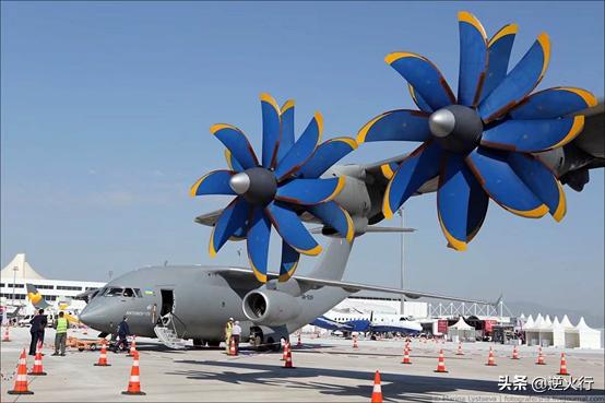 欧洲的标准运输机！能当加油机的A400M！西方最大