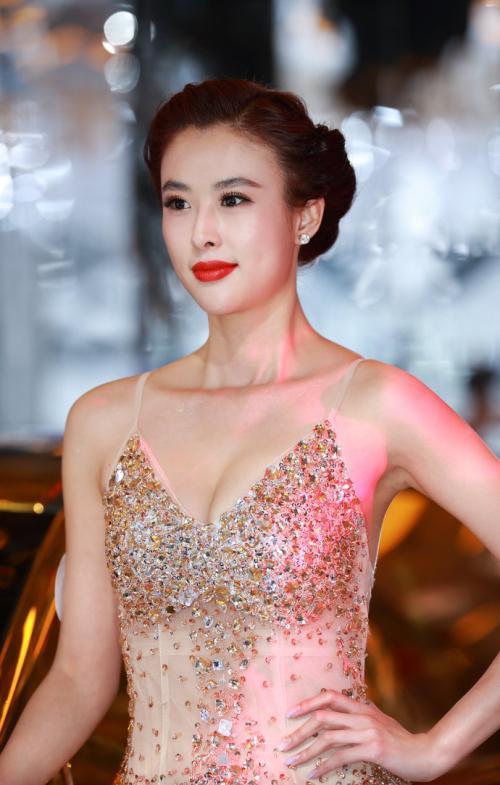 太可惜了一个被车模担误了的美女——翟凌，她的另一个称呼：兽兽