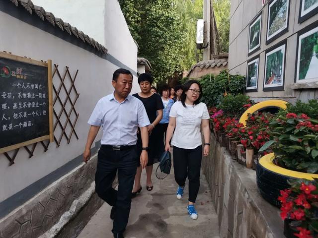 省妇联调研组一行来我市调研转变作风为基层减负工作
