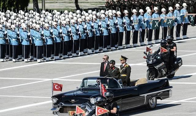 为啥各国阅兵都不用真枪实弹？1981年血的教训让