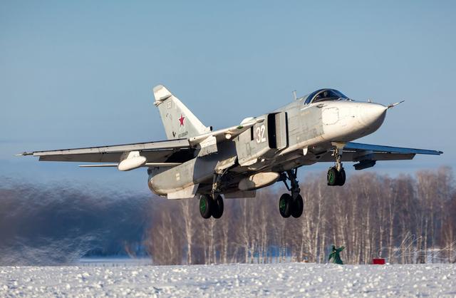 苏24战机堪称经典，搭载庞大炸弹量，已服役超千