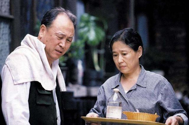 这几部剧里亲如一家的邻里关系，让人怀念又向