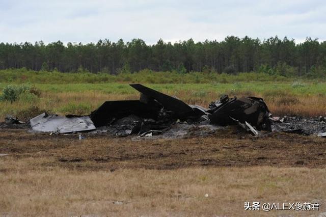 又少一架：美军“绝版”F-22隐身战斗机坠毁，仅差12英里就到基地