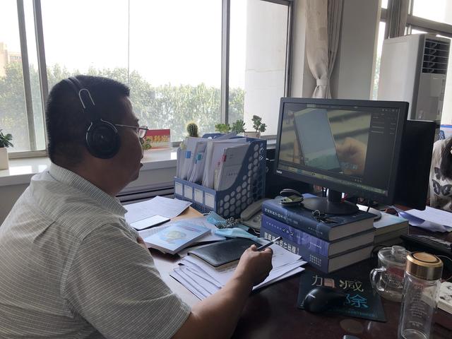 市科技局组织观看网络安全大型专题片《第五空间》