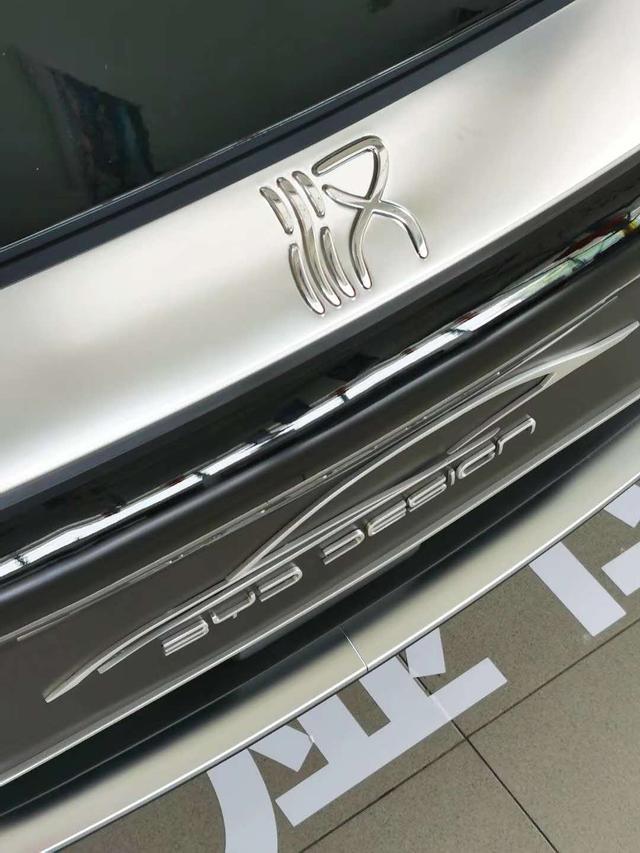 比亚迪汉到店实拍，霸气侧漏 特斯拉MODEL3真的慌