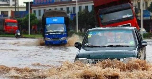 一場(chǎng)大暴雨，揭開新能源車的“遮羞布”，車主：買了個(gè)“爹”