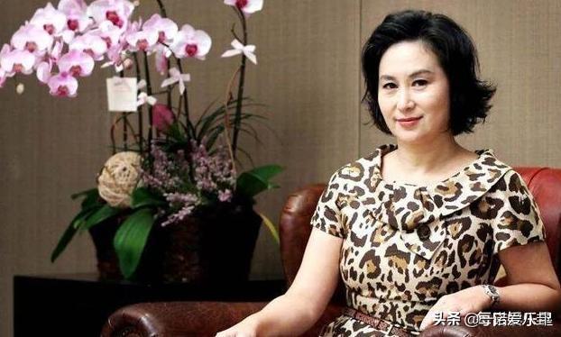 何超琼前夫现身赌王葬礼，曾花2000万办世纪婚礼