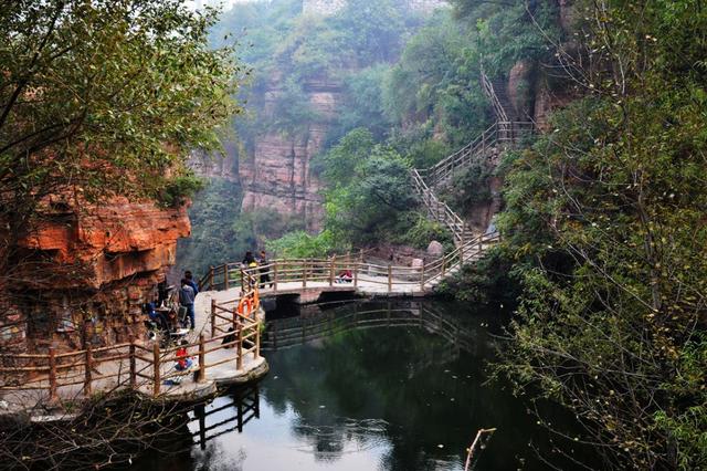 山西又一景点走红，人称三晋“绿宝石”，天成胜景不输九寨沟