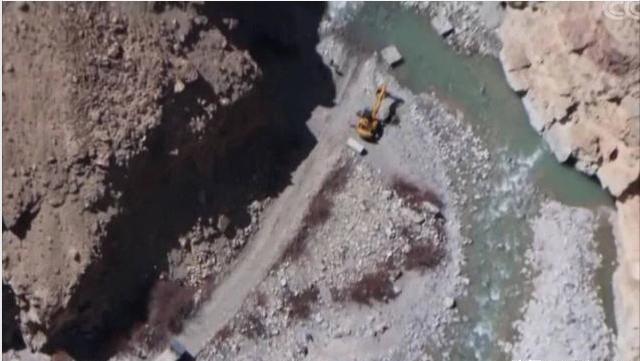 印军后院再起火，补给线难修复，一线士兵躲进洞穴，军内矛盾激化