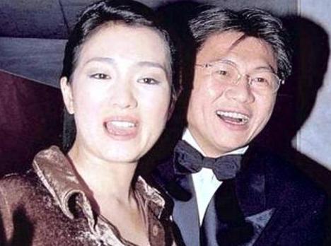 1995年，巩俐被张艺谋“捉奸在床”后，转身嫁新