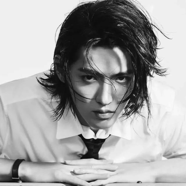 《青簪行》杨紫杀青，被曝将跟徐峥合作，吴亦凡却还在忙拍摄？