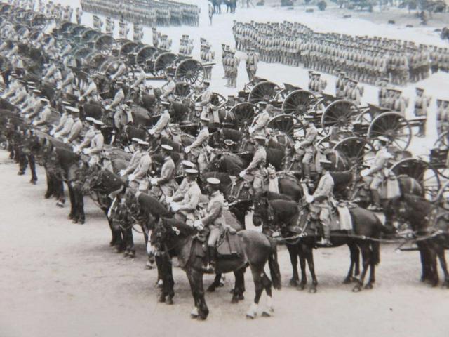 张作霖微服私访，被哨兵拿枪瞄准脑袋，张作霖