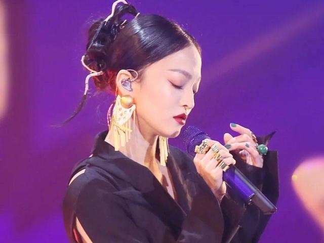 被公司勒索、亲妈压榨、好友欺骗，现实版樊胜