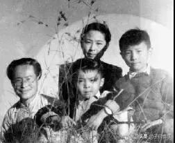 沈从文的最后时刻：2次出轨、两度自杀，临终之