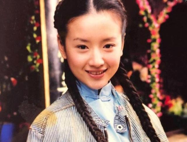 "白莲花"董洁，清纯背后婚内出轨，反咬潘粤明一口