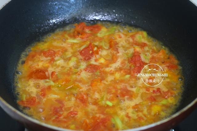 大热天不想吃饭时，就爱煮这碗面，酸爽可口，一碗打不住