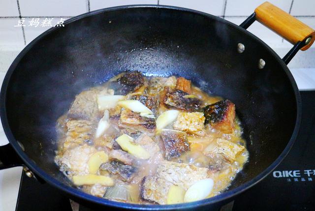 孩子考试，多吃鱼，学会这2招，鱼肉入味鱼皮不破，真好用