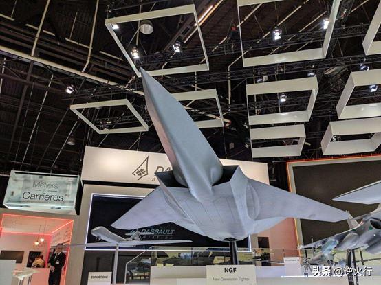 欧洲的标准运输机！能当加油机的A400M！西方最大