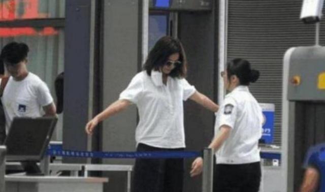 内部员工道出：通过安检时，女性的“隐私”能