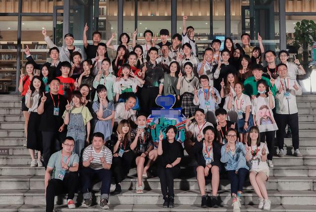 《中餐厅4》录制完毕！截图放大合照中的嘉宾，我说啥都期待了