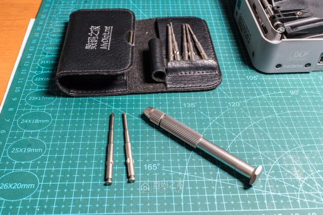 卡西欧CASIO激光+LED短焦投影仪UP50WN拆解，维修偏