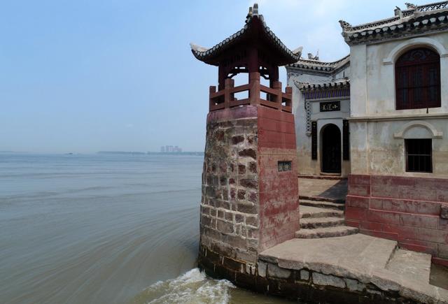 中國"最堅強建筑"——湖北鄂州觀音閣，屹立700年不倒，似乎在堅守一份約定