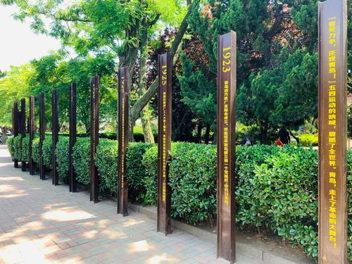 此人报国一生为工农，曾与周恩来一起共事，30岁时壮烈牺牲