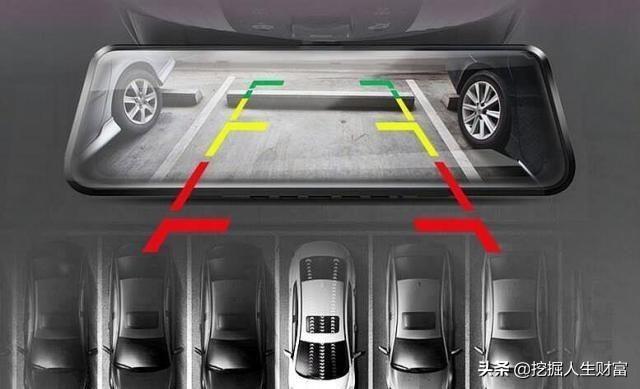 新手不知道怎么倒车入库，老司机有技巧