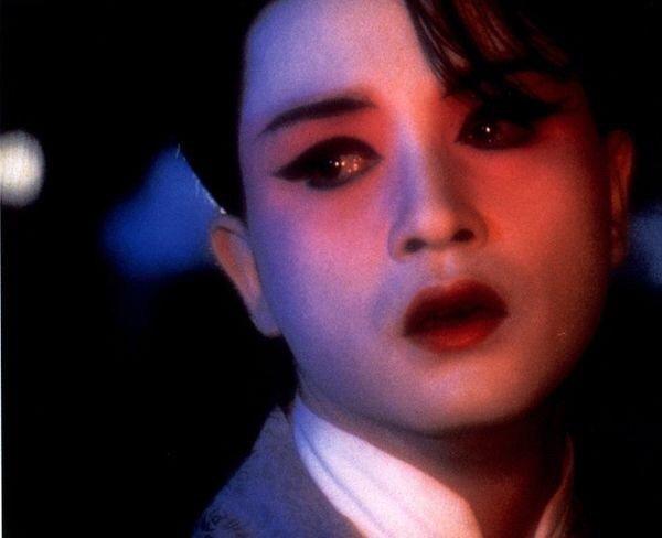 《霸王别姬》：蝶衣用一生扮演虞姬，终成转世