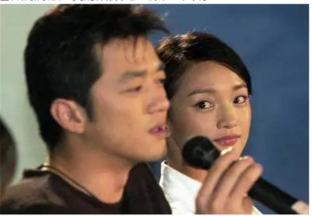 “劈腿女王”周迅被曝私生活混乱，罕见裸照曝