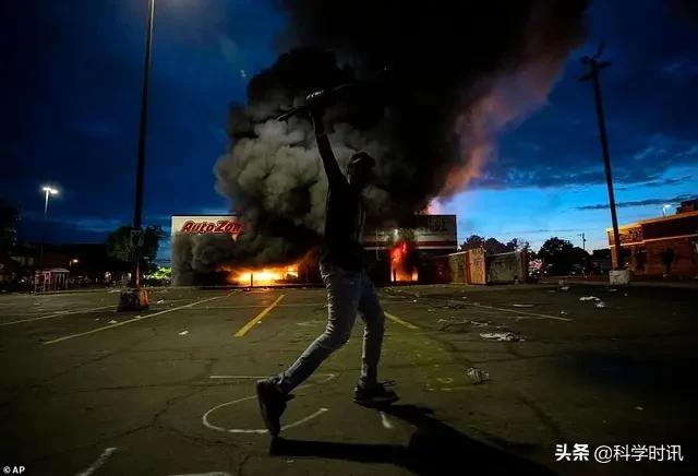 最新消息：因一名非裔死亡，美国多地发生严重