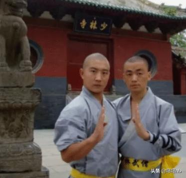 学历“低到吓人”的3位明星，他小学还没毕业，