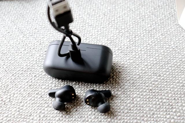 四麦降噪为通话而生-Omthing AirFree真无线耳机