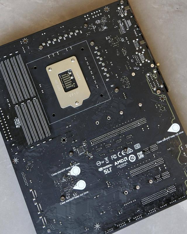 微星MPG Z490 GAMING CARBON WIFI主板开箱小测