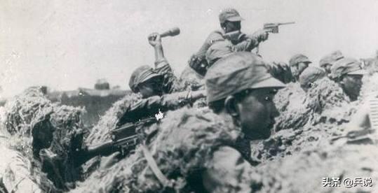 淮海战场，蒋军内讧：邱清泉骂空军不支援，空