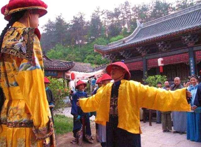 故事：灌县龙门阵丨皇马褂