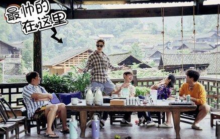 4年顶级综艺跌落神坛，《向往的生活》缘何被喷？网友：套路